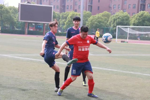 罗马诺：阿森纳密切关注小蜘蛛能否加盟巴萨，仍对球员有浓厚兴趣